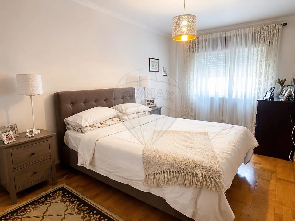 Apartamento T2 para Venda em Massamá e Monte Abraão Foto 9
