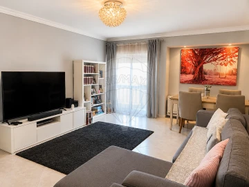Apartamento T2 para Venda em Massamá e Monte Abraão