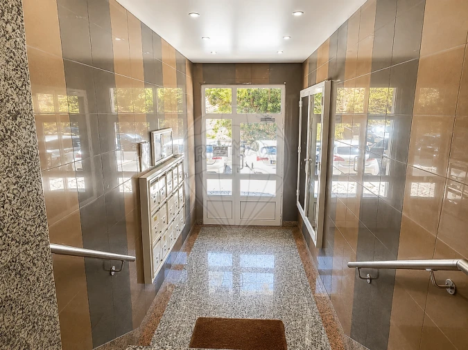 Apartamento T2 para Venda em Massamá e Monte Abraão Foto 19