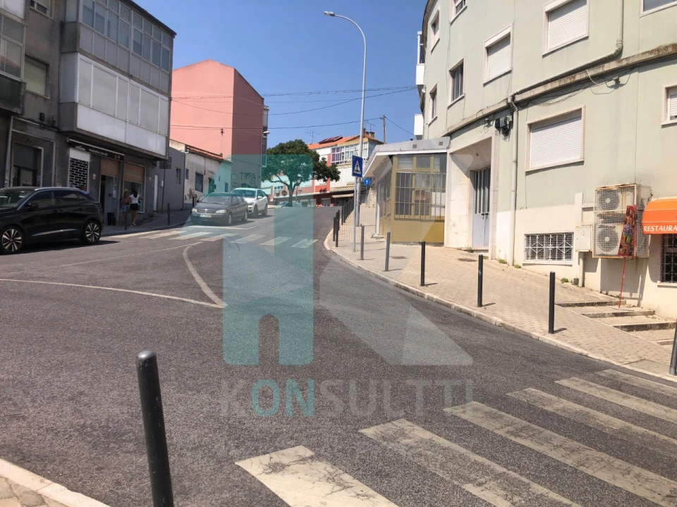 Apartamento T1 para Venda em Águas Livres Foto 1
