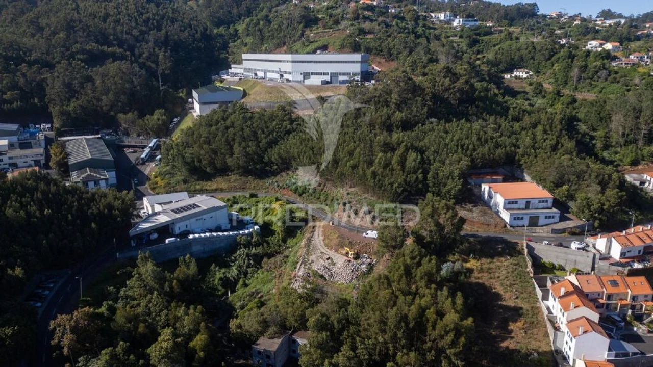 Terreno para Venda em Caniço Foto 16