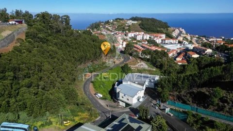 Terreno para Venda em Caniço