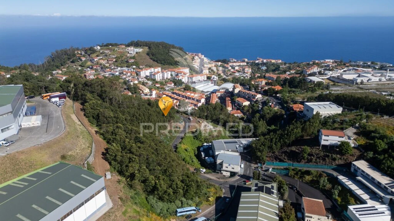 Terreno para Venda em Caniço Foto 9