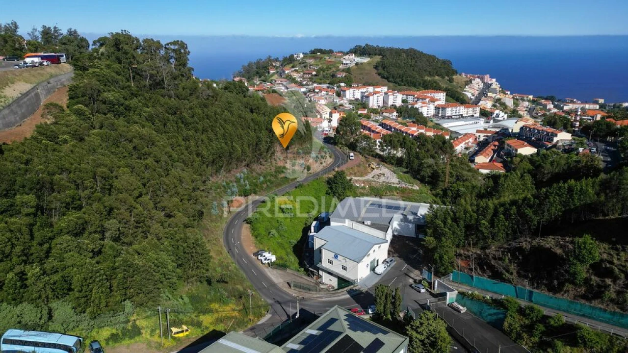 Terreno para Venda em Caniço Foto 1