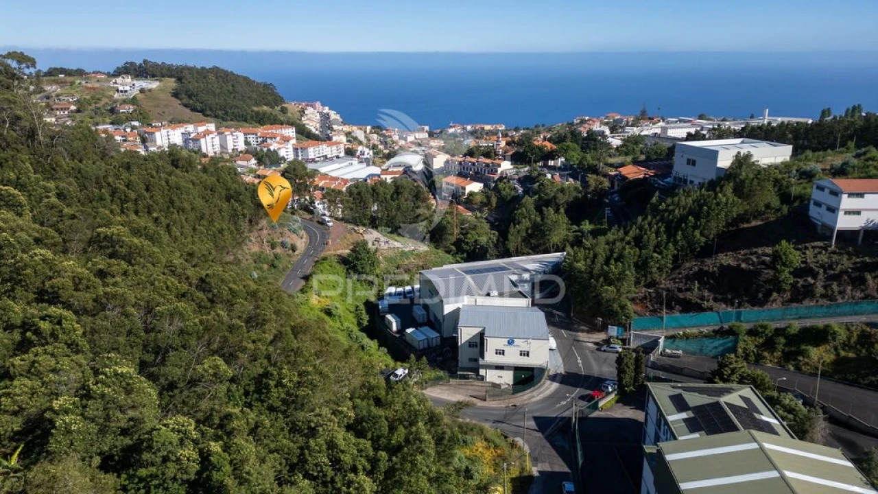 Terreno para Venda em Caniço Foto 2