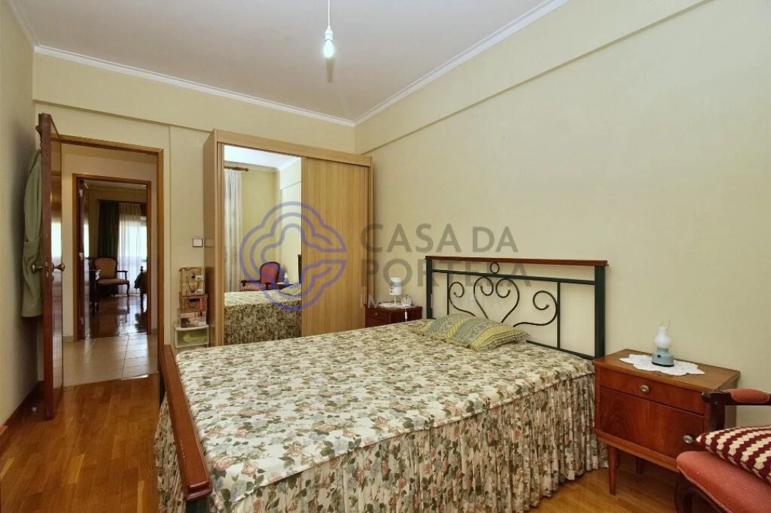 Apartamento T3 para Venda em Carcavelos e Parede Foto 19
