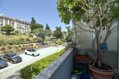 Apartamento T3 para Venda em Carcavelos e Parede