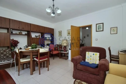 Apartamento T3 para Venda em Carcavelos e Parede