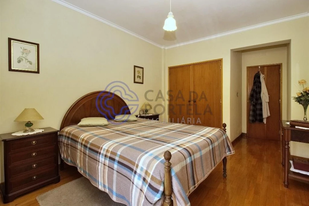 Apartamento T3 para Venda em Carcavelos e Parede Foto 22