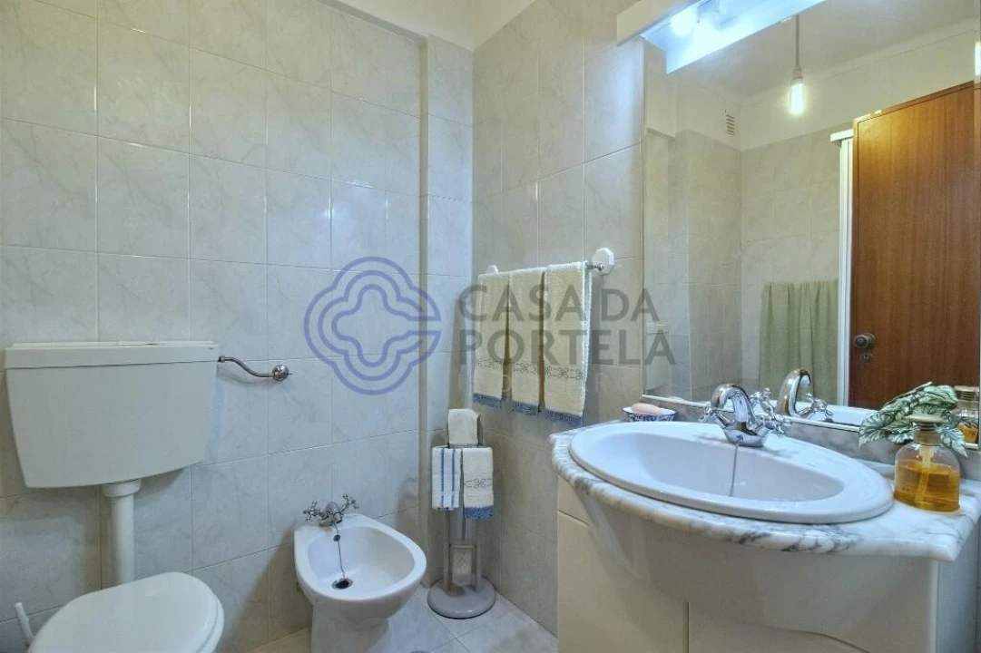 Apartamento T3 para Venda em Carcavelos e Parede Foto 13