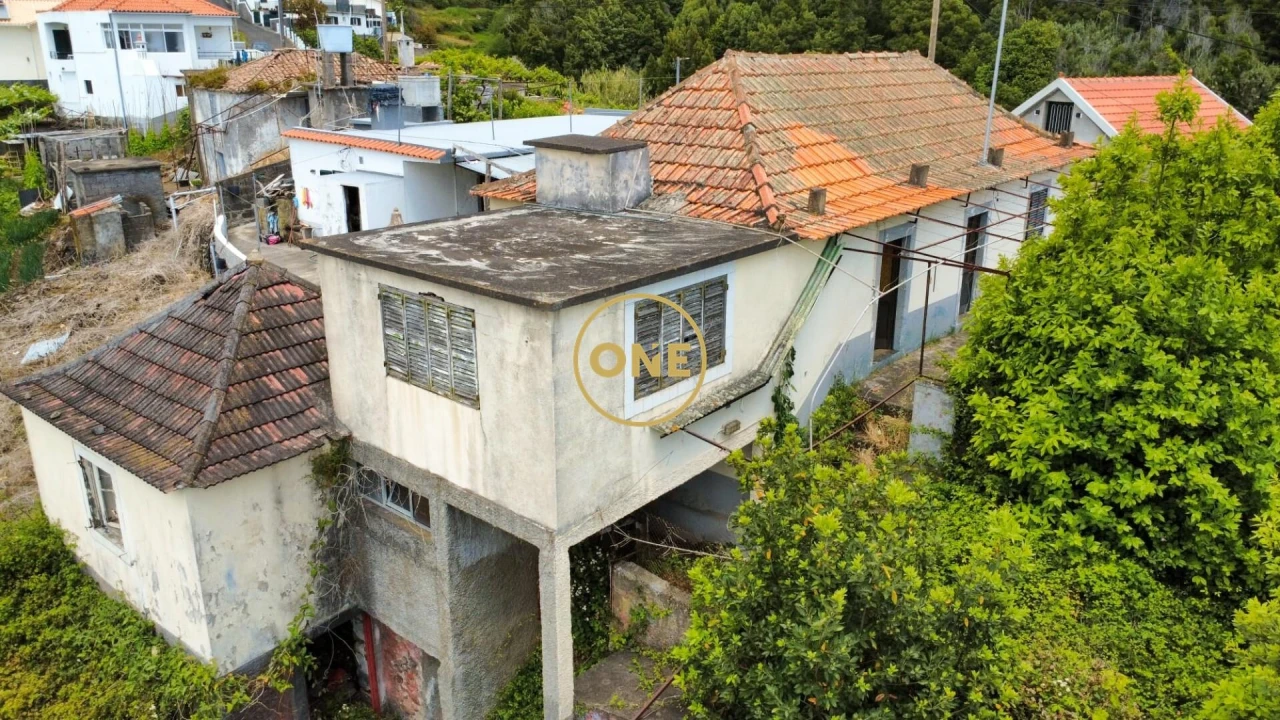 Moradia T3 para Venda em Arco da Calheta Foto 4