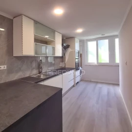 Apartamento T2 para Venda em Benfica