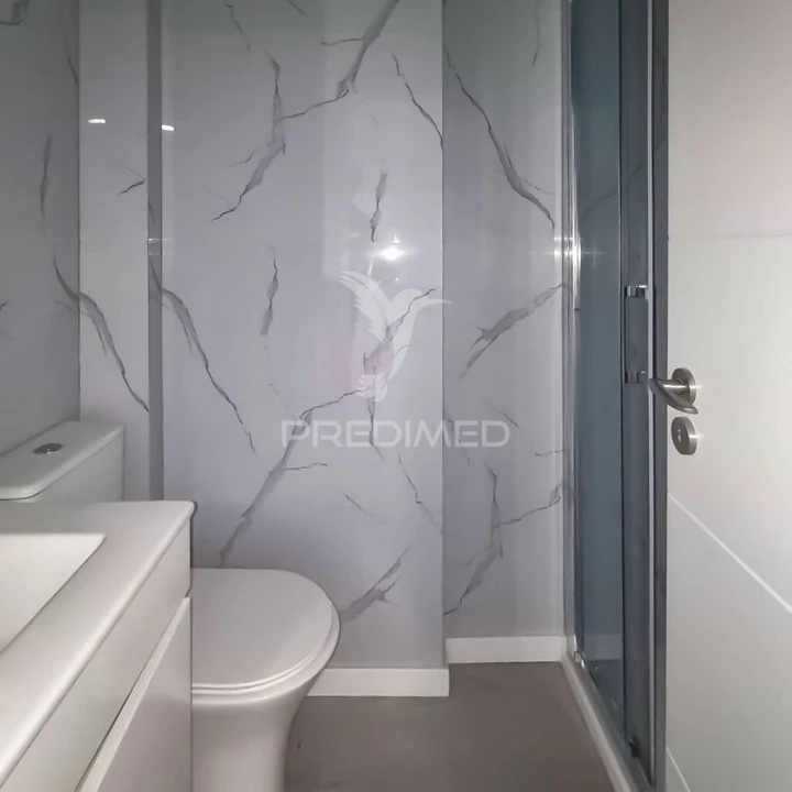 Apartamento T2 para Venda em Benfica Foto 1