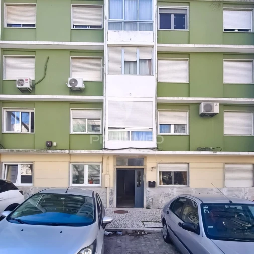 Apartamento T2 para Venda em Benfica Foto 2