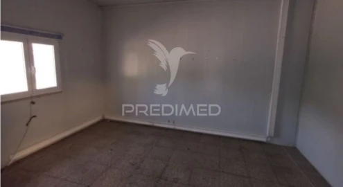 Armazém para Venda em Recardães e Espinhel
