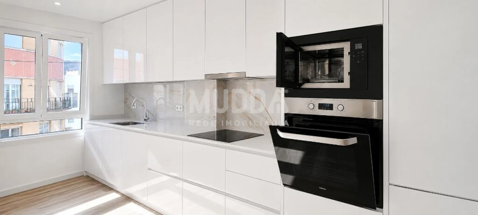 Apartamento T2 para Venda em Nazare Foto 3