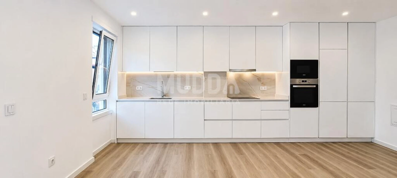 Apartamento T2 para Venda em Nazare Foto 1