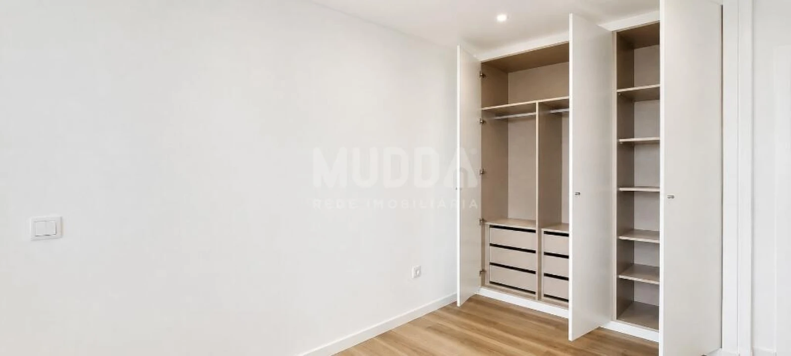 Apartamento T2 para Venda em Nazare Foto 16