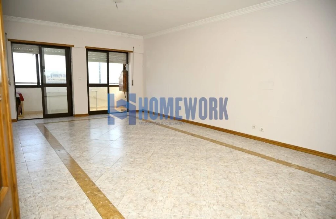 Apartamento T3 para Venda em Barreiro e Lavradio Foto 2