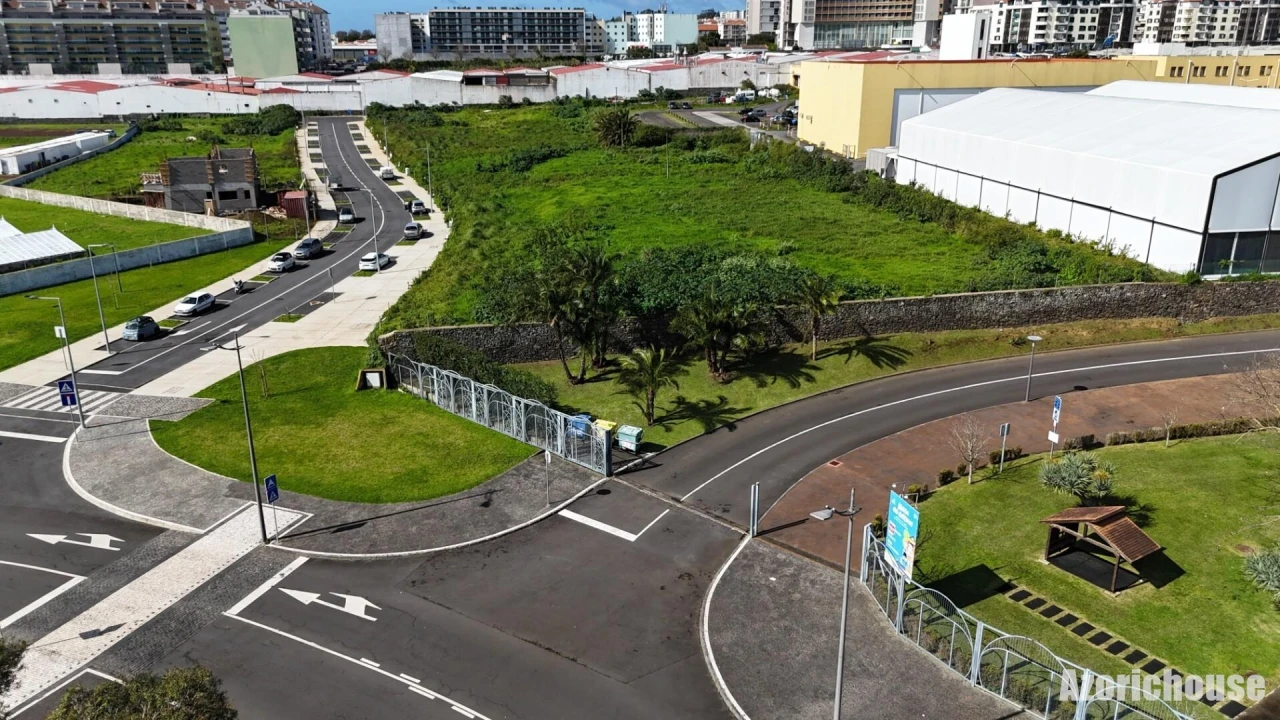 Terreno para Venda em Ponta Delgada (São Pedro) Foto 1