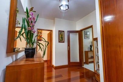 Apartamento T3 para Venda em Ferreiros, Prozelo e Besteiros