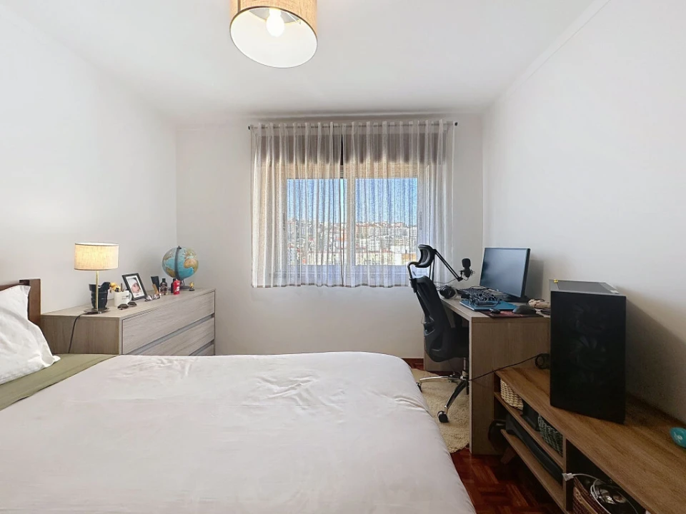 Apartamento T1 para Venda em Santo Antonio dos Olivais Foto 9