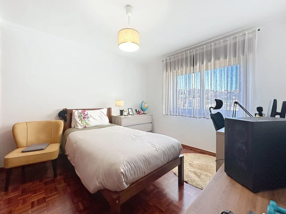 Apartamento T1 para Venda em Santo Antonio dos Olivais Foto 8