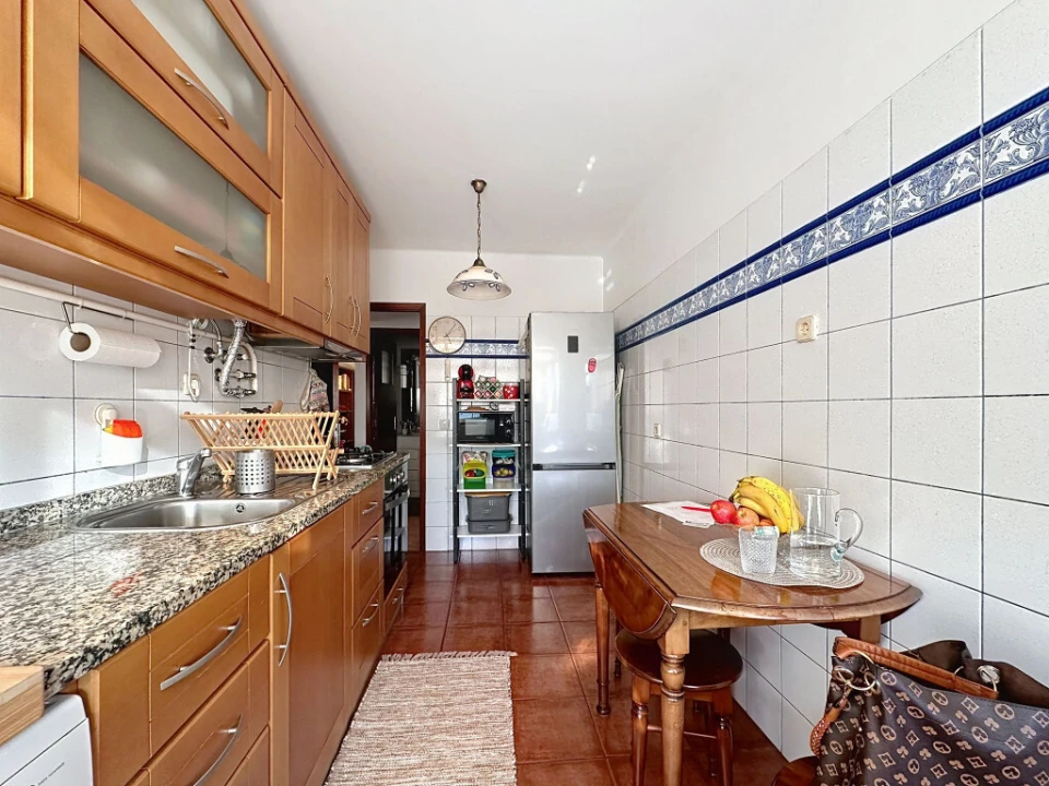 Apartamento T1 para Venda em Santo Antonio dos Olivais Foto 2