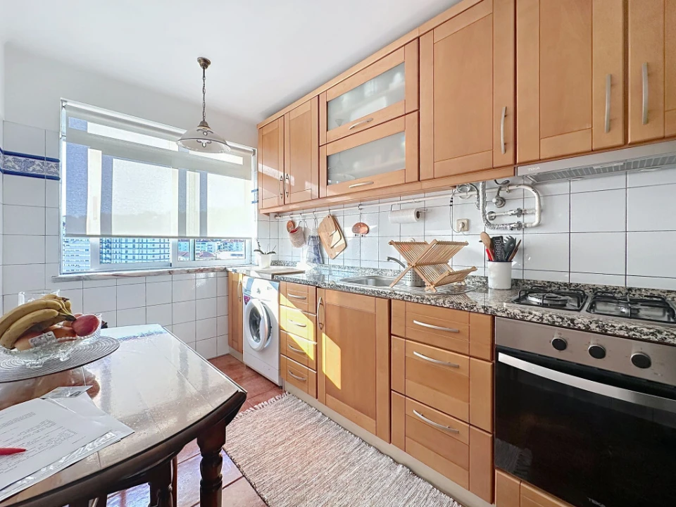 Apartamento T1 para Venda em Santo Antonio dos Olivais Foto 3
