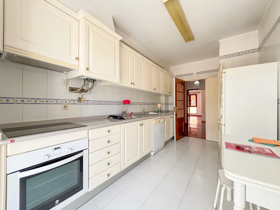 Apartamento T3 para Venda em Santo Antonio dos Olivais Foto 3