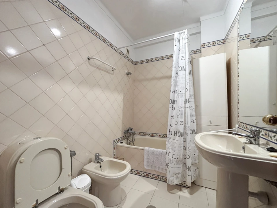 Apartamento T3 para Venda em Santo Antonio dos Olivais Foto 12