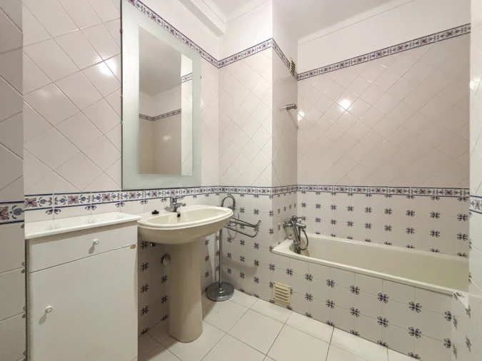 Apartamento T3 para Venda em Santo Antonio dos Olivais Foto 8