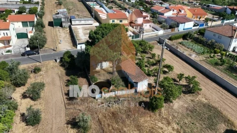 Moradia T4 para Venda em Carregueira