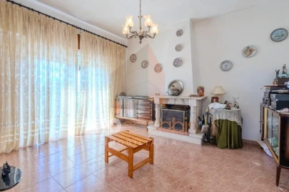 Moradia T4 para Venda em Carregueira