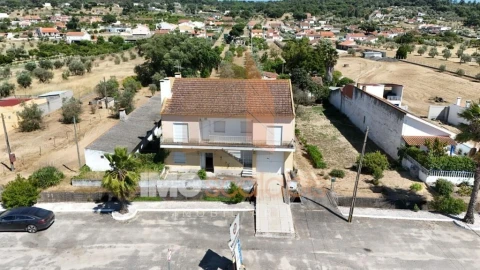 Moradia T4 para Venda em Carregueira
