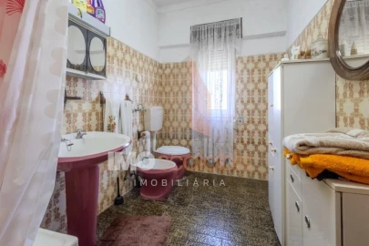 Moradia T4 para Venda em Carregueira