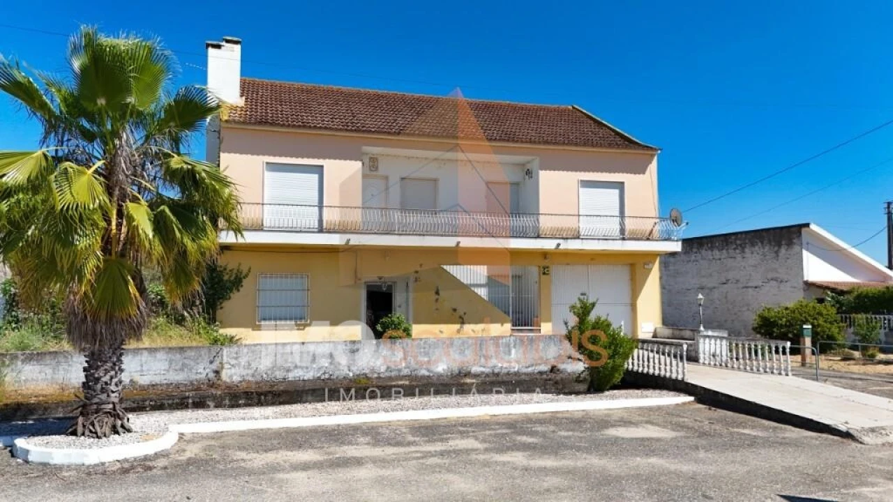 Moradia T4 para Venda em Carregueira Foto 34