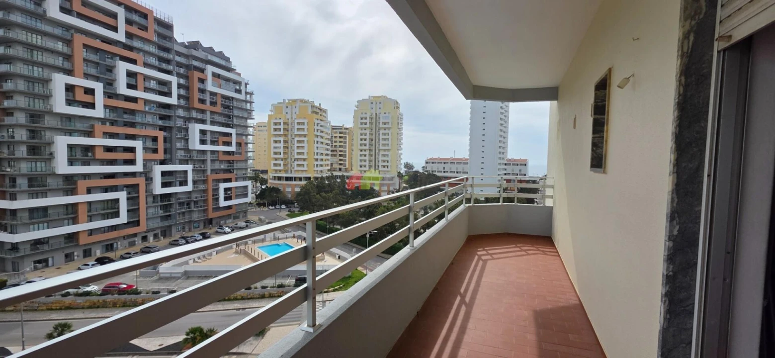 Apartamento T2 para Venda em Portimão Foto 8