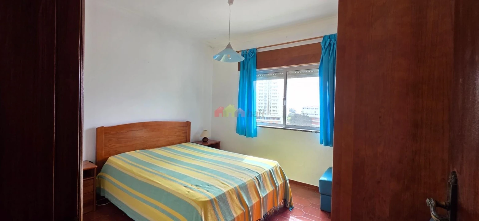 Apartamento T2 para Venda em Portimão Foto 3