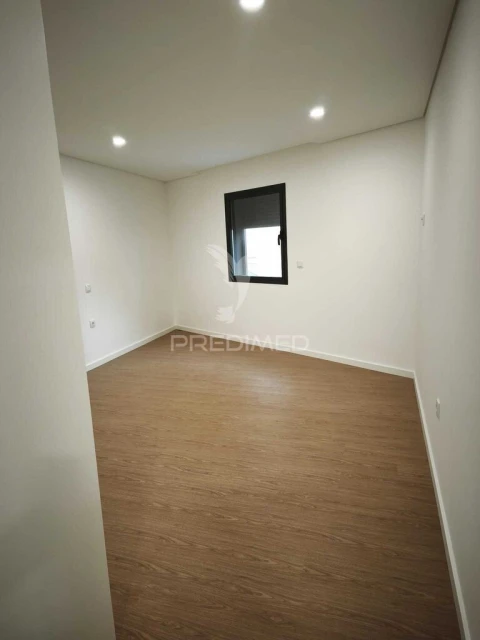 Apartamento T1 para Venda em Esgueira