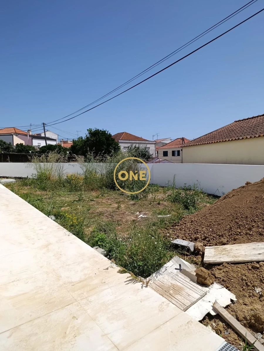 Moradia T3 para Venda em Miragaia e Marteleira Foto 18