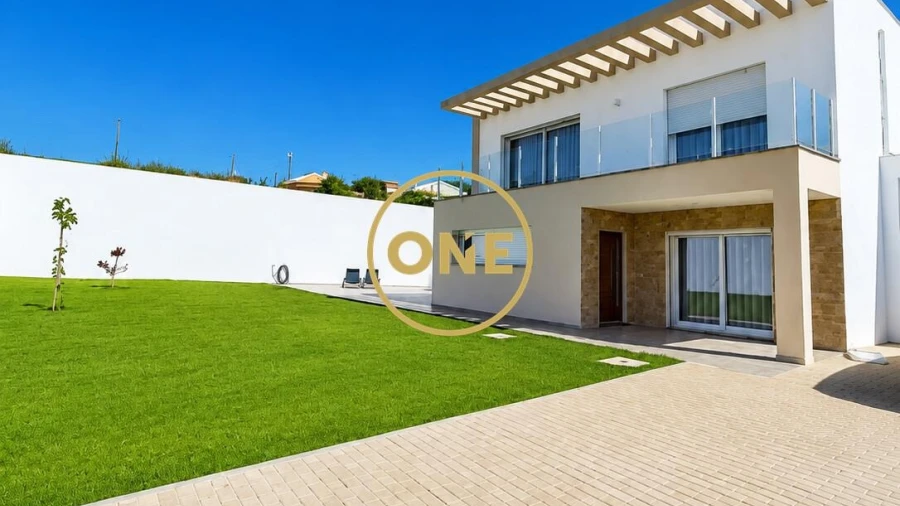 Moradia T4 para Venda em Miragaia e Marteleira