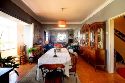 Moradia T4 para Venda em Barcarena