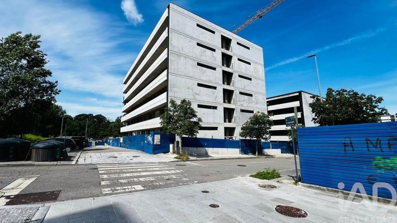 Apartamento T1 para Venda em Mafamude e Vilar do Paraíso Foto 2