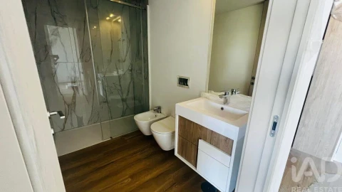Apartamento T1 para Venda em Mafamude e Vilar do Paraíso