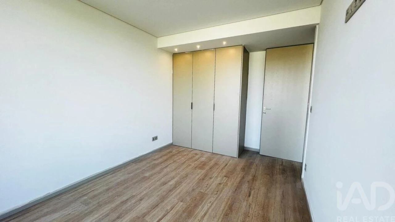 Apartamento T1 para Venda em Mafamude e Vilar do Paraíso Foto 25