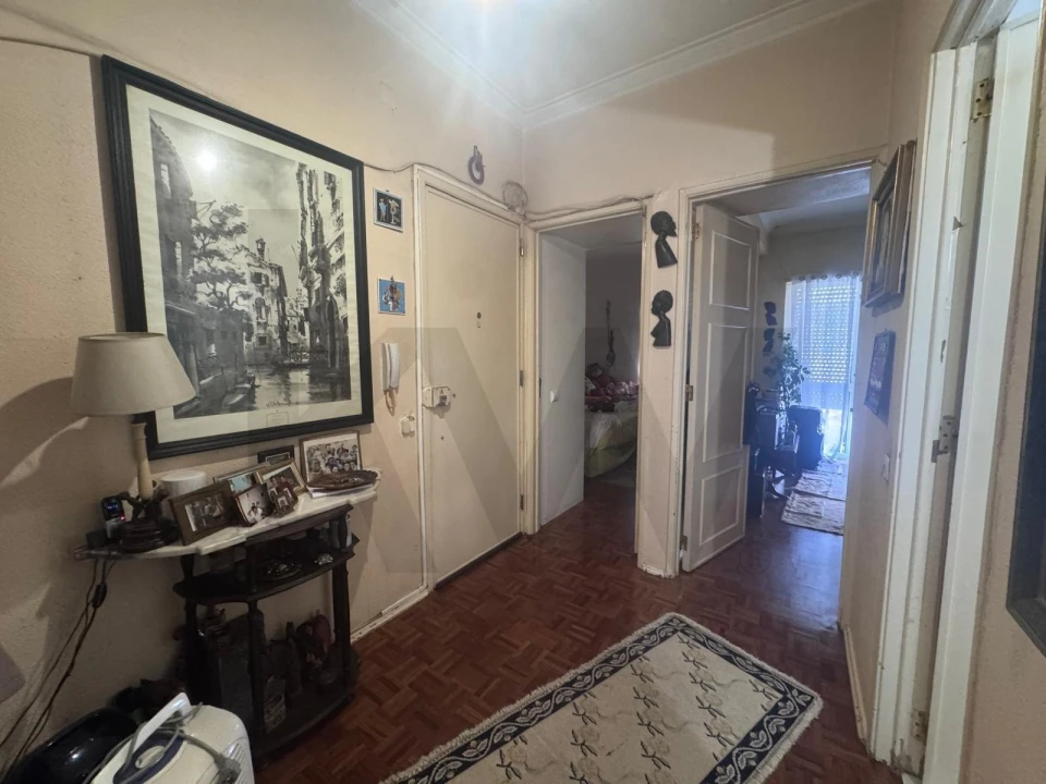 Apartamento T2 para Venda em Queluz e Belas Foto 2