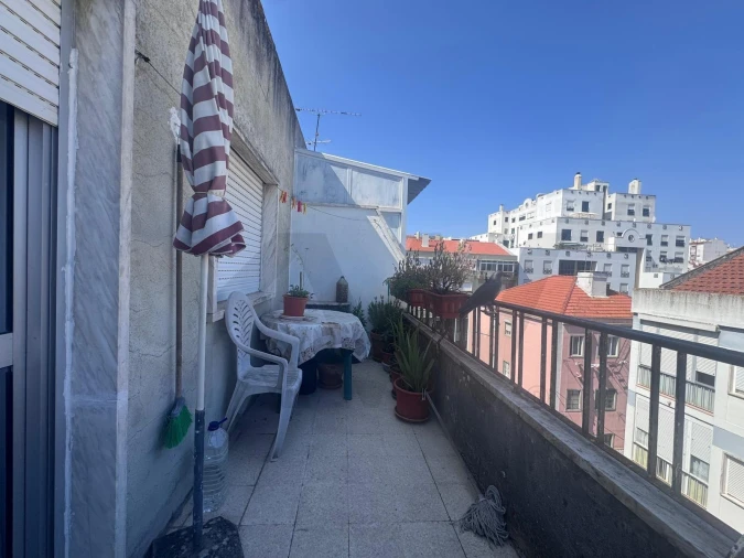 Apartamento T2 para Venda em Queluz e Belas Foto 14