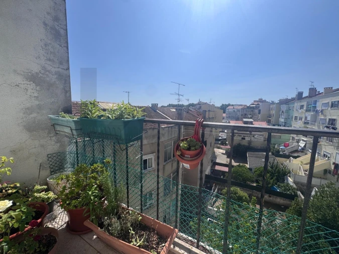 Apartamento T2 para Venda em Queluz e Belas Foto 13