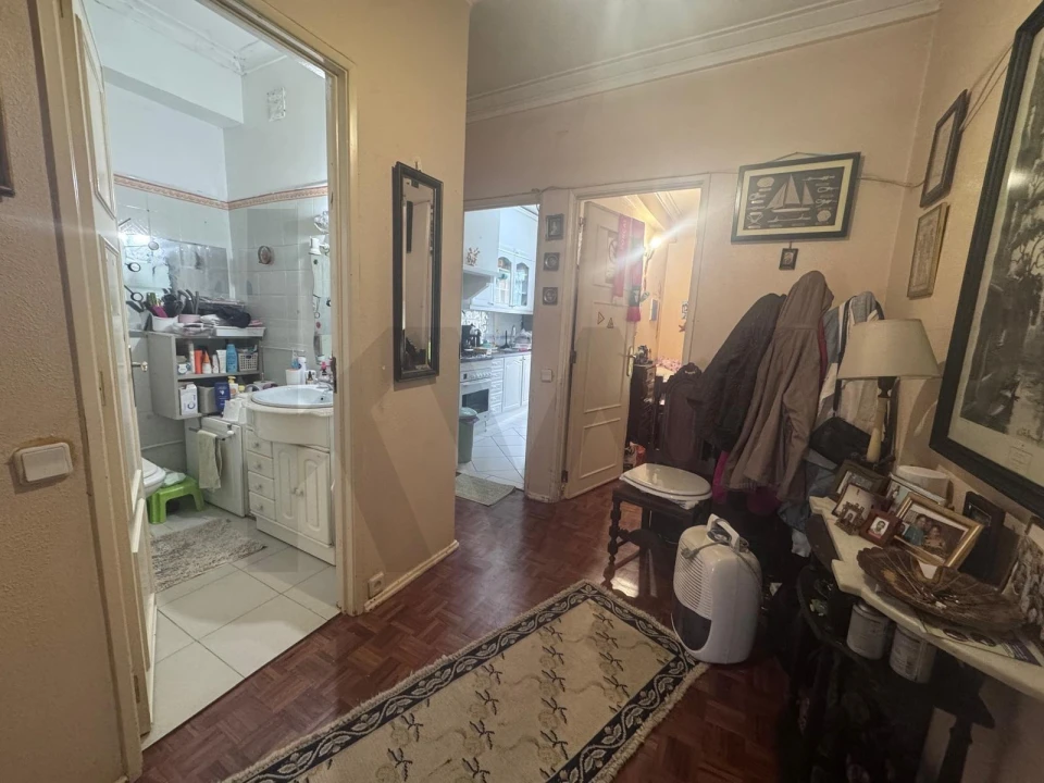 Apartamento T2 para Venda em Queluz e Belas Foto 3